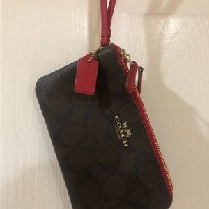 Coach Wallet, like new barely used. Perfect valentines gift